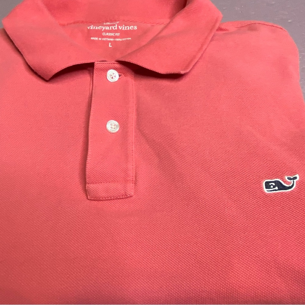 VINEYARD VINES Men’s salmon pink color polo shirt size large very good condition